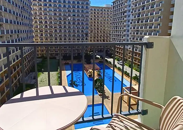 Comfort & Style Pool View With Balcony Bed & Breakfast